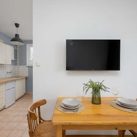 Bright Danilowiczowska Near Ogrod Saski And Old Town By Renters Apartamento