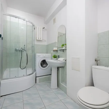 Apartamento Bright Danilowiczowska Near Ogrod Saski And Old Town By Renters *